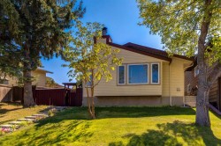 116 Bearberry Crescent NW Calgary, AB T3K 1R3