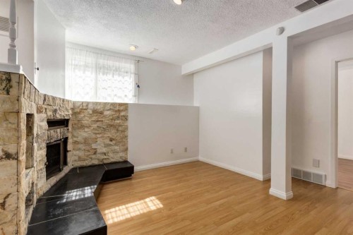 116 Bearberry Crescent Nw, Calgary, AB 