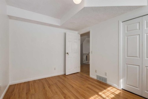116 Bearberry Crescent Nw, Calgary, AB 