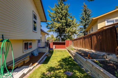 116 Bearberry Crescent Nw, Calgary, AB 