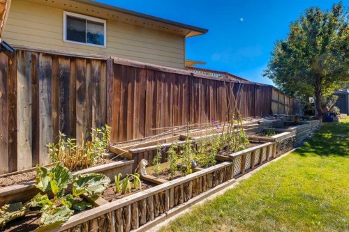 116 Bearberry Crescent Nw, Calgary, AB 
