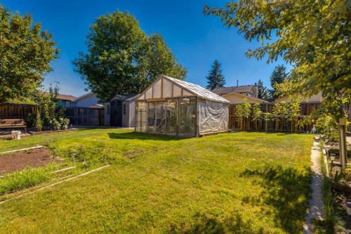 116 Bearberry Crescent Nw, Calgary, AB 