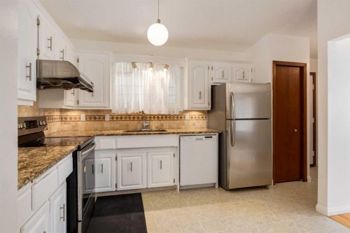 116 Bearberry Crescent Nw, Calgary, AB 