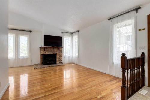 116 Bearberry Crescent Nw, Calgary, AB 