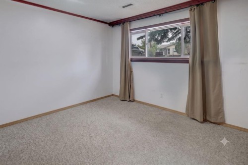 128 Pineland Place Ne, Calgary, AB 