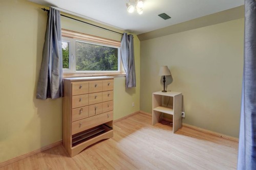 128 Pineland Place Ne, Calgary, AB 