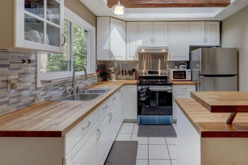 128 Pineland Place Ne, Calgary, AB 