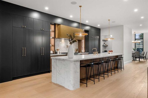 2021 27 Avenue Sw, Calgary, AB 