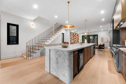 2021 27 Avenue Sw, Calgary, AB 