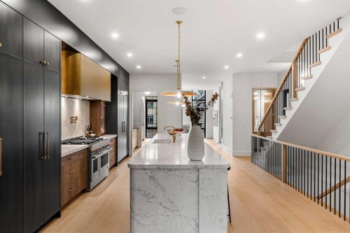 2021 27 Avenue Sw, Calgary, AB 
