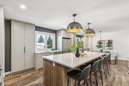 36 Bracebridge Crescent Sw, Calgary, AB 