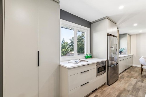 36 Bracebridge Crescent Sw, Calgary, AB 