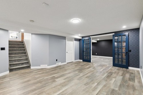 36 Bracebridge Crescent Sw, Calgary, AB 