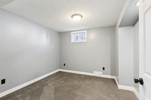36 Bracebridge Crescent Sw, Calgary, AB 