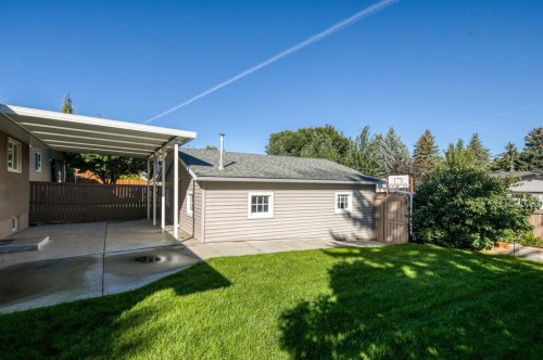 36 Bracebridge Crescent Sw, Calgary, AB 