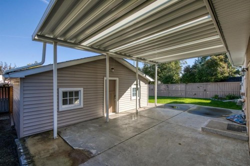 36 Bracebridge Crescent Sw, Calgary, AB 