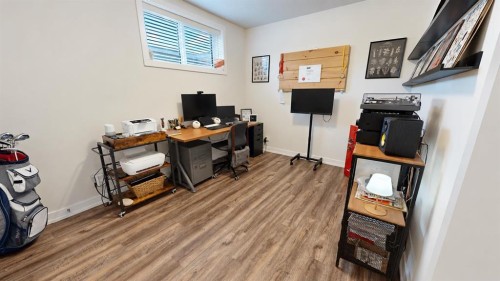 4 Centre Street, Rural Ponoka County, AB 