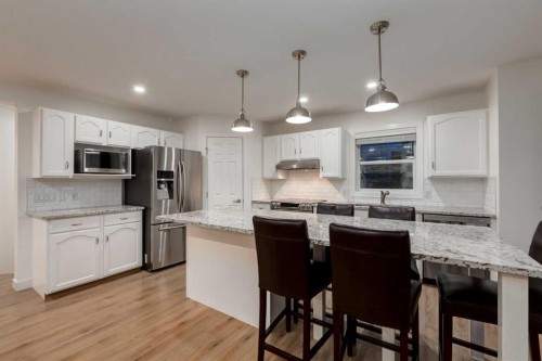 42 Douglas Glen Circle Se, Calgary, AB 
