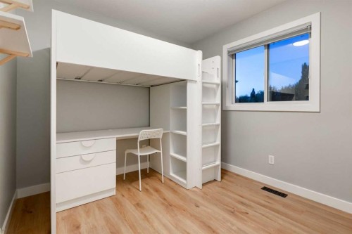 42 Douglas Glen Circle Se, Calgary, AB 