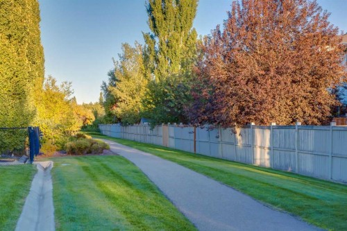 42 Douglas Glen Circle Se, Calgary, AB 
