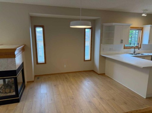 8 Scimitar Rise Nw, Calgary, AB 