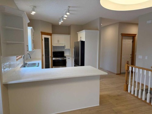 8 Scimitar Rise Nw, Calgary, AB 