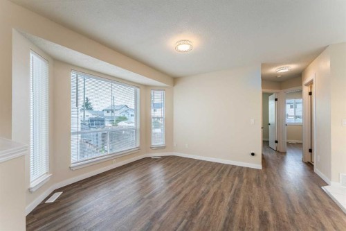 206 Saratoga Close Ne, Calgary, AB 