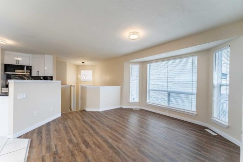 206 Saratoga Close Ne, Calgary, AB 