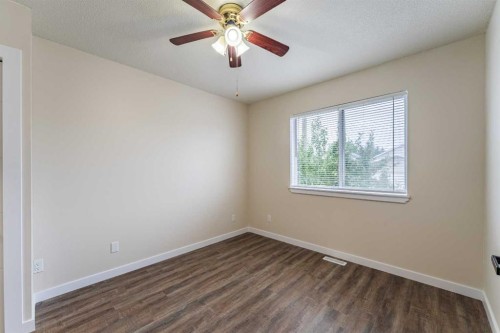 206 Saratoga Close Ne, Calgary, AB 