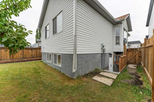 206 Saratoga Close Ne, Calgary, AB 