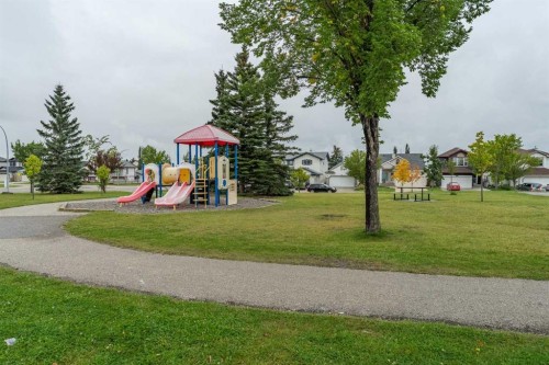 206 Saratoga Close Ne, Calgary, AB 