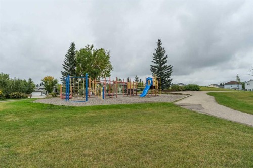 206 Saratoga Close Ne, Calgary, AB 
