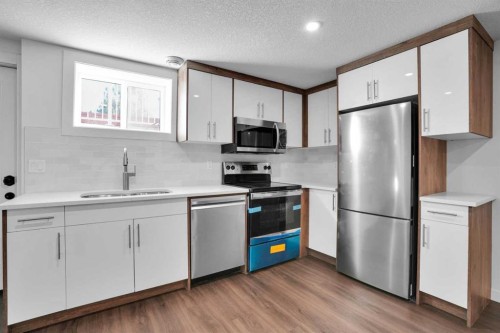 7520 7 Street Sw, Calgary, AB 