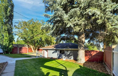 7520 7 Street Sw, Calgary, AB 