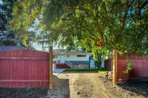 7520 7 Street Sw, Calgary, AB 