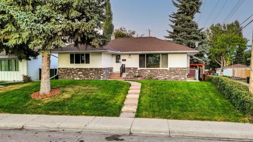 7520 7 Street Sw, Calgary, AB 