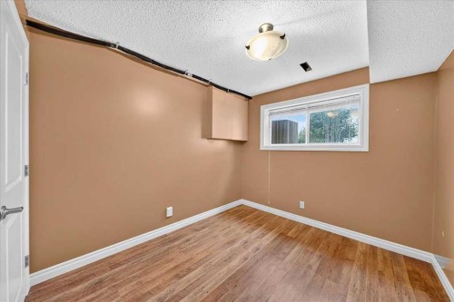 6407 34 Avenue Nw, Calgary, AB 