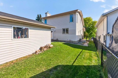 7 Woodbrook Way Sw, Calgary, AB 