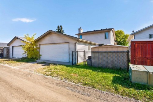 7 Woodbrook Way Sw, Calgary, AB 