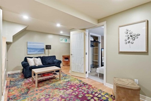 2512 19 Street Nw, Calgary, AB 