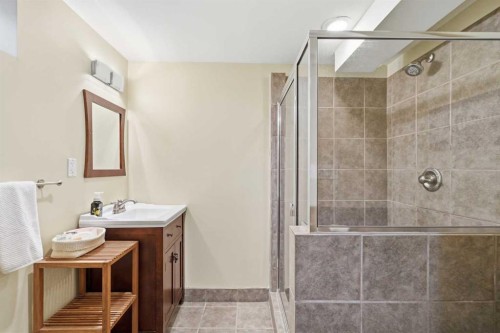 2512 19 Street Nw, Calgary, AB 