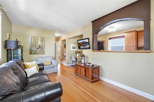 2512 19 Street Nw, Calgary, AB 