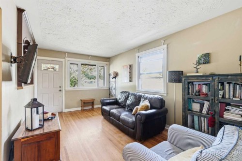 2512 19 Street Nw, Calgary, AB 