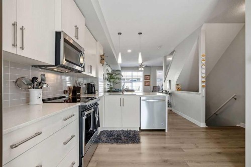 18 Legacy Path Se, Calgary, AB 