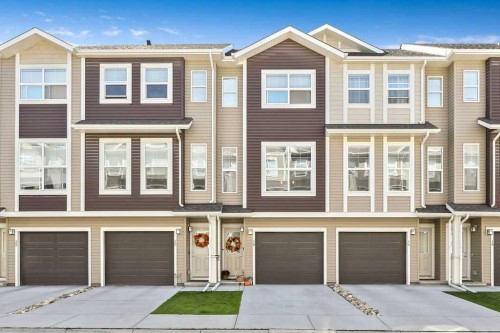 18 Legacy Path Se, Calgary, AB 