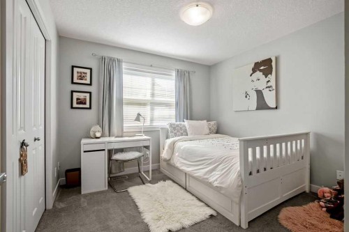 18 Legacy Path Se, Calgary, AB 