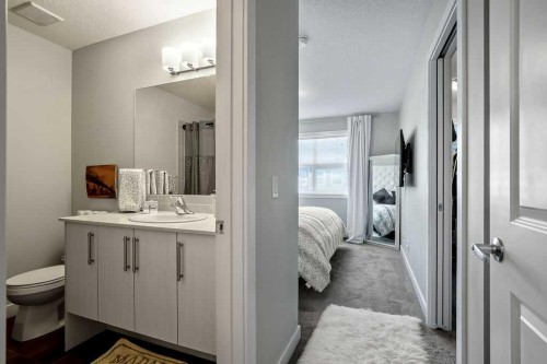 18 Legacy Path Se, Calgary, AB 