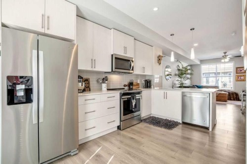 18 Legacy Path Se, Calgary, AB 