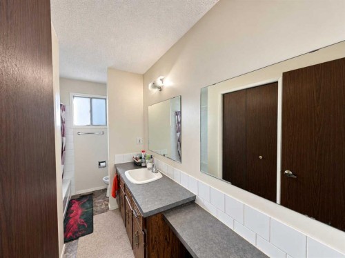 668 Whiteridge Road Ne, Calgary, AB 