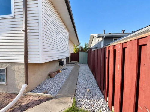 668 Whiteridge Road Ne, Calgary, AB 